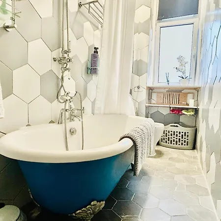 Center/west End Διαμέρισμα