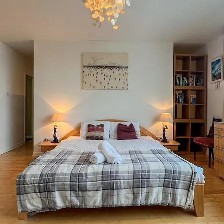 Апартаменты Duplex Next To Hydro With Parking
