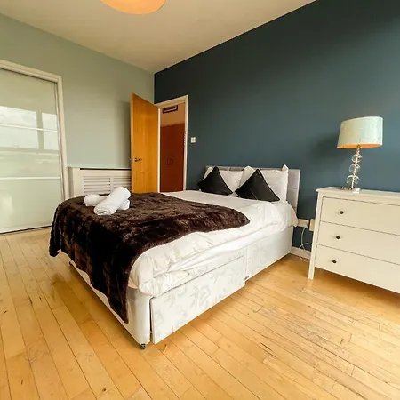 Апартаменты Duplex Next To Hydro With Parking *