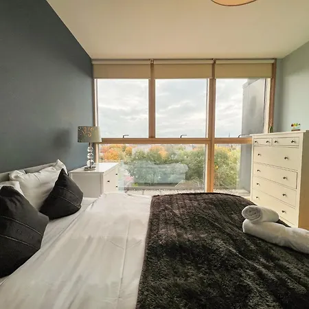 Апартаменты Duplex Next To Hydro With Parking *