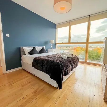 Duplex Next To Hydro With Parking *
