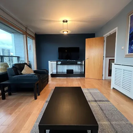 Апартаменты Duplex Next To Hydro With Parking *