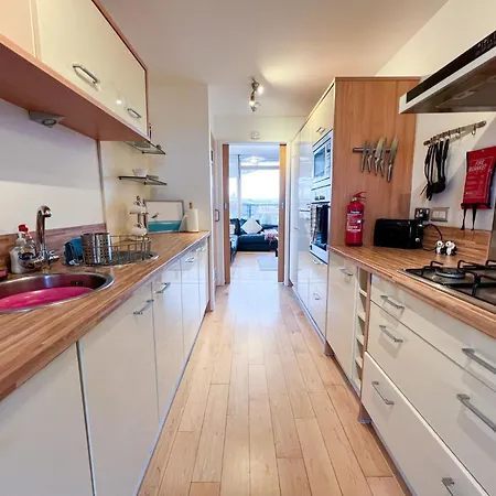 Duplex Next To Hydro With Parking *
