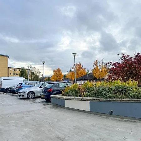 Duplex Next To Hydro With Parking
