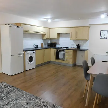 Fabulous 2 Bed 10 Mins From Centre *
