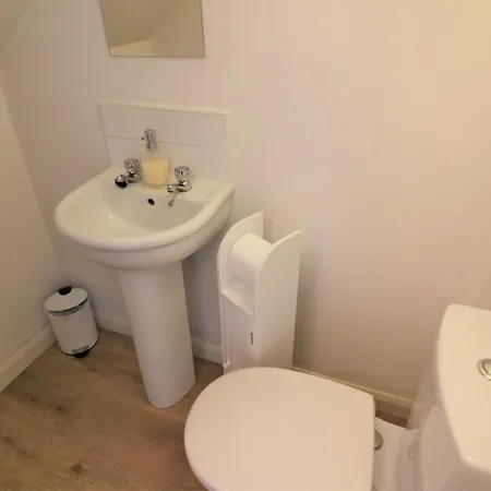 Signature - Gordon House