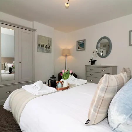 Signature - Gordon House Apartment