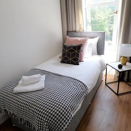 Signature - Langlands House Apartament Glasgow