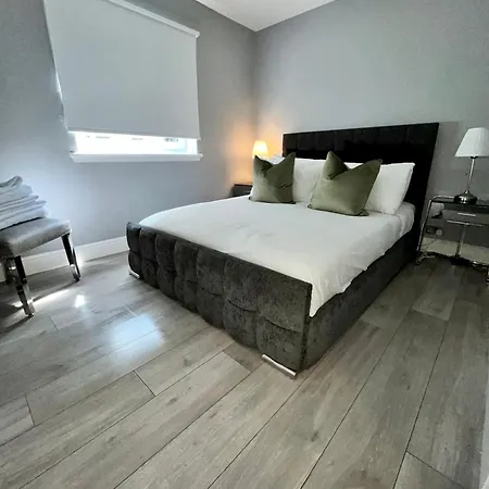 2 Bedroom At Secc Hydro Free Parking *