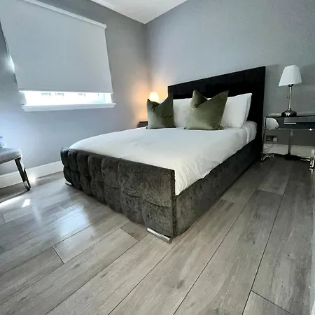 2 Bedroom At Secc Hydro Free Parking *