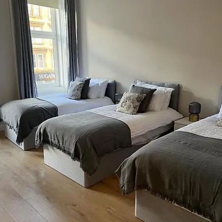 Luxury Victorian Spacious Flat *