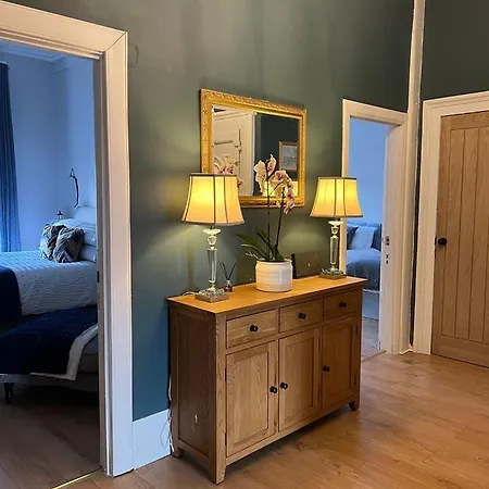 Luxury Victorian Spacious Flat