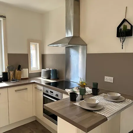 Apartment Modern Style , Separate Entrance *