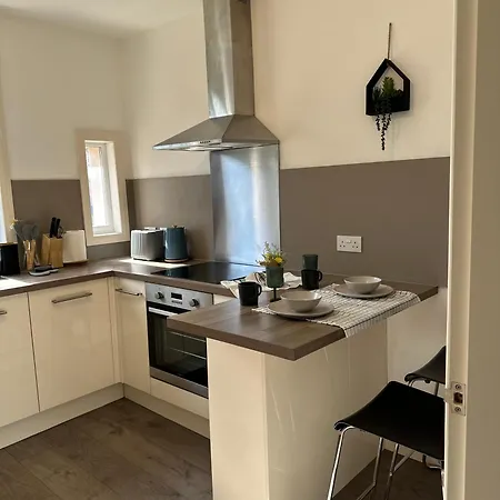 Modern Style , Separate Entrance *