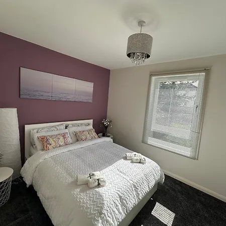 Modern Style , Separate Entrance *