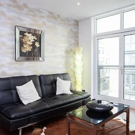 Fantastic Centre Flat *