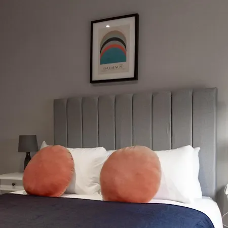 3 Bdr House At Caledonia Luxe Short Lets & Serviced * Glasgow