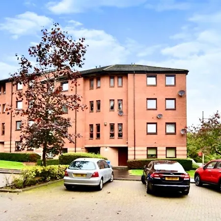 Апартаменты Beautiful & Spacious 2-bed Flat In Centre With Free Parking