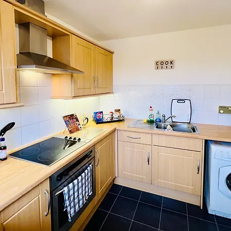 Lejlighed Beautiful & Spacious 2-bed Flat In Centre With Free Parking *