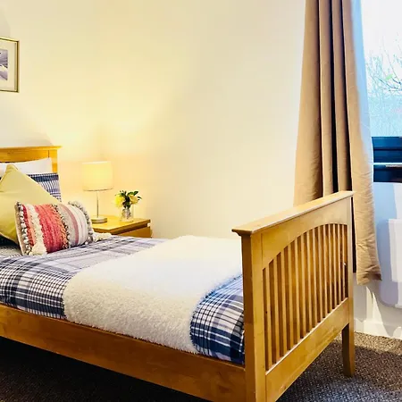 Beautiful & Spacious 2-bed Flat In Centre With Free Parking