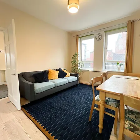 Apartment West End Gem 3br Detached Family House