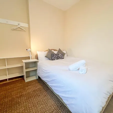 West End Gem 3br Detached Family House Apartment