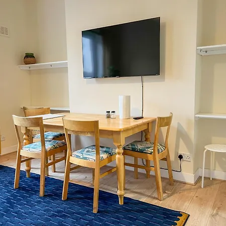 Apartment West End Gem 3br Detached Family House *