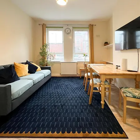 West End Gem 3br Detached Family House * Glasgow