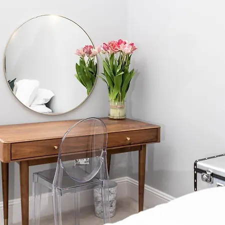 Beautiful 4 Bed Flat In Perfect Location 格拉斯哥