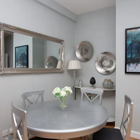 Modern And Refurbished Flat In Merchant Сasa de vacaciones *