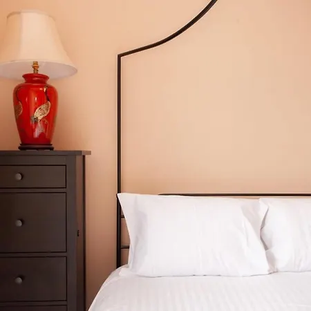 Bright Spacious 3 Bed Flat 公寓