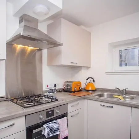 Beautiful Flat With Panoramic Views Over The Глазго
