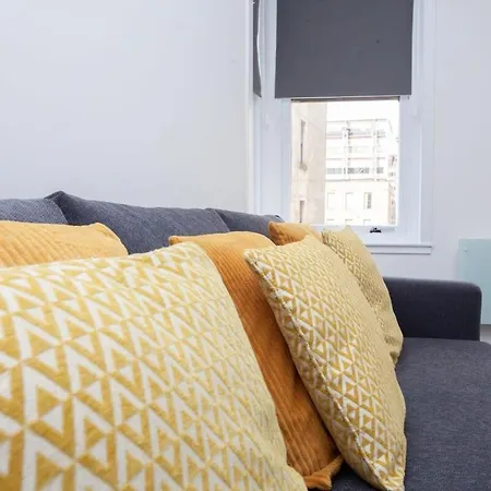 Newly Renovated Apartament *