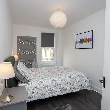 Newly Renovated Apartament *