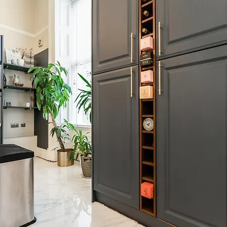 아파트 Luxurious Park District Duplex 글라스고