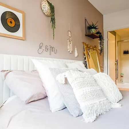 Apartament Luxury Huge Modern Open Plan 2bedroom Flat - Free Private Parking & Balcony Located At The Ovo Hydro And Sec Centre Glasgow