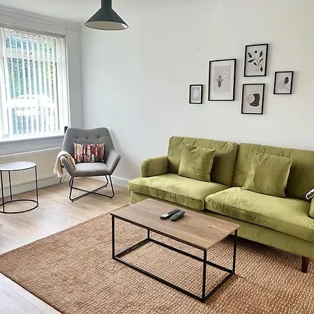 Vakantiehuis Ideal 3 Bed In With Free Parking *