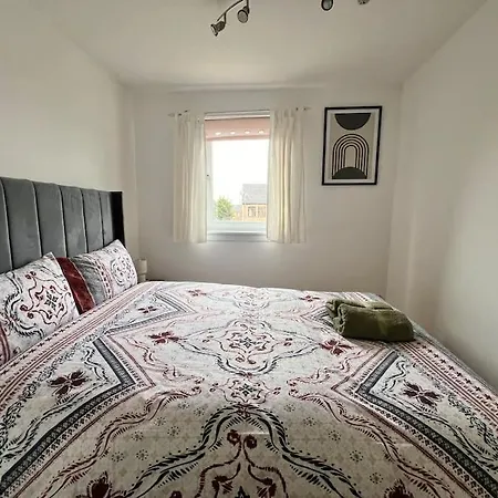 Ideal 3 Bed In With Free Parking Vakantiehuis *