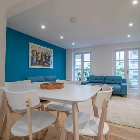 Stylish West End Detached Mews - Pass The Keys * Glasgow