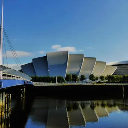 - Sleeps 2 & Freeparking During Weekend Lägenhet