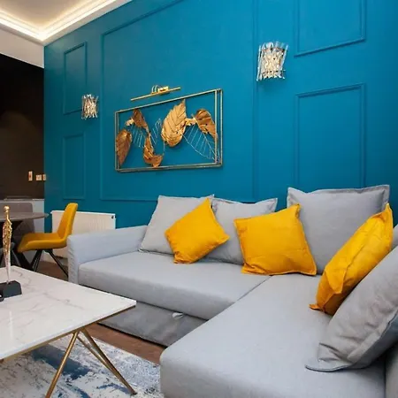 Stunning One Bed With Parking In Centre *