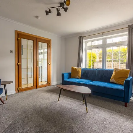 Ideal 3 Bed In With Free Parking