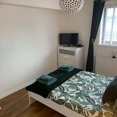 Daire Perfectly Situated Luxury 2 Bedroom *