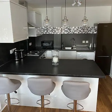 Daire Perfectly Situated Luxury 2 Bedroom