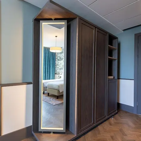 Radisson Blu Hotel, Hotel