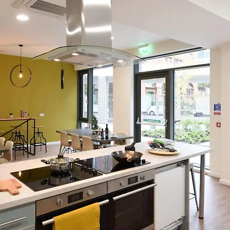 For Students Only St Mungo's In 아파트 *