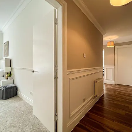 Large Blythswood Apartment Glasgow