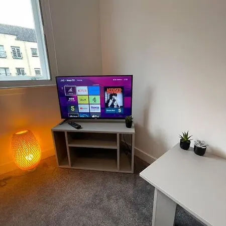 Modern 2 Bedroom City