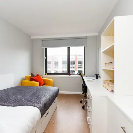 Student Only Merchant In * Glasgow