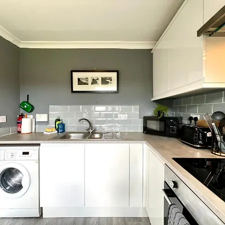 Apartment Spacious 2 Bed-flat In - Free Parking *